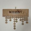 dreveny-rodinny-kalendar-na-zed.jpg Dřevěný rodinný kalendář na zeď se jmény