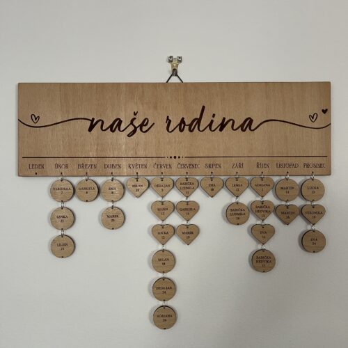 dreveny-rodinny-kalendar-na-zed.jpg Dřevěný rodinný kalendář na zeď se jmény